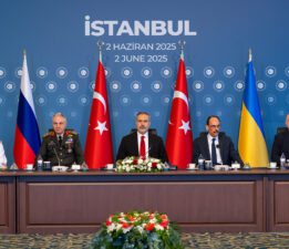 Türkiye, Ukrayna-Barış Sürecine Aracı Oluyor