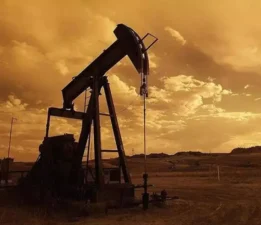 İran’ın ABD Üssüne Füze Saldırısı Petrol Fiyatlarını Çökertti: Brent Petrol 68 Dolara Geriledi